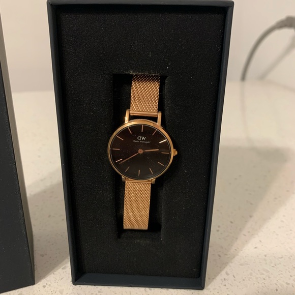 Daniel Wellington Watch - Picture 2 of 5